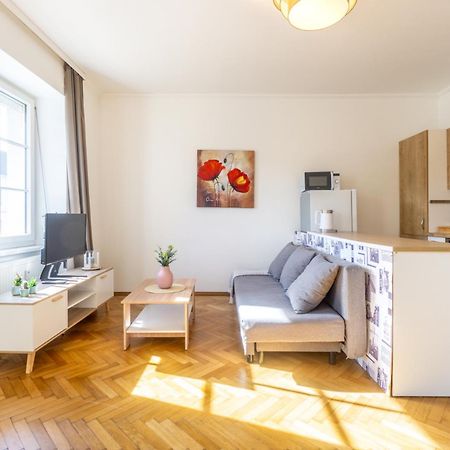 Ferienwohnung Next To Stadion, Near To Lainzer Tiergarten Wien Exterior foto